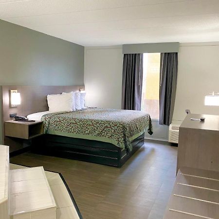 Days Inn By Wyndham Sharonville Bagian luar foto