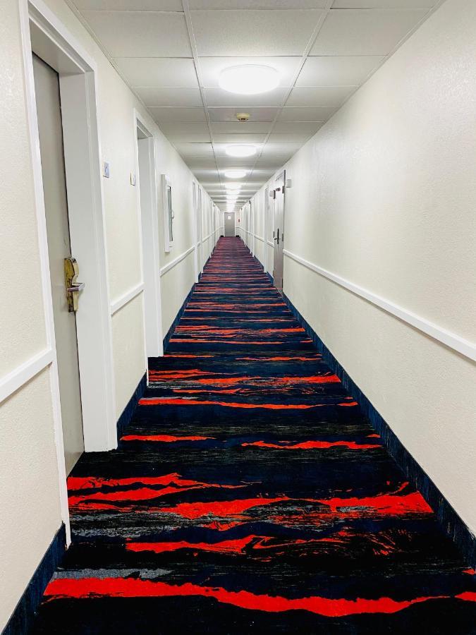 Days Inn By Wyndham Sharonville Bagian luar foto