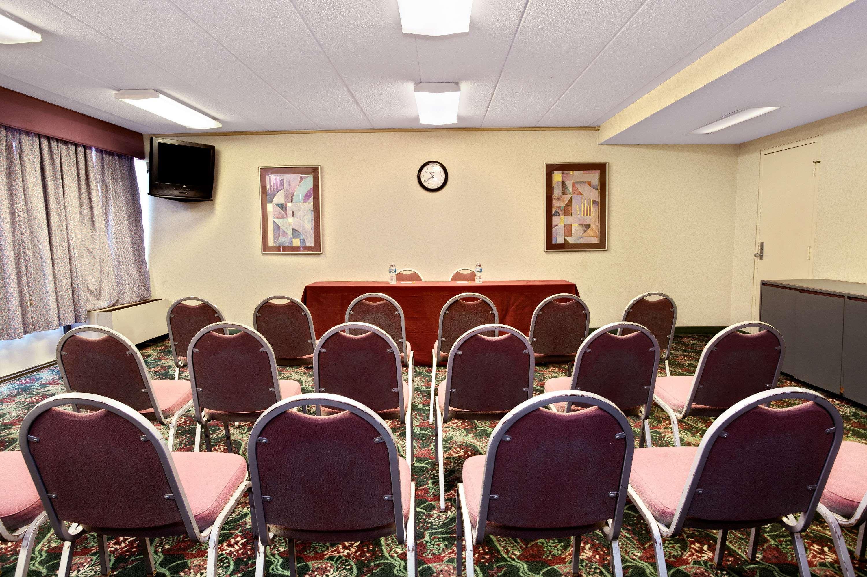 Days Inn By Wyndham Sharonville Bagian luar foto