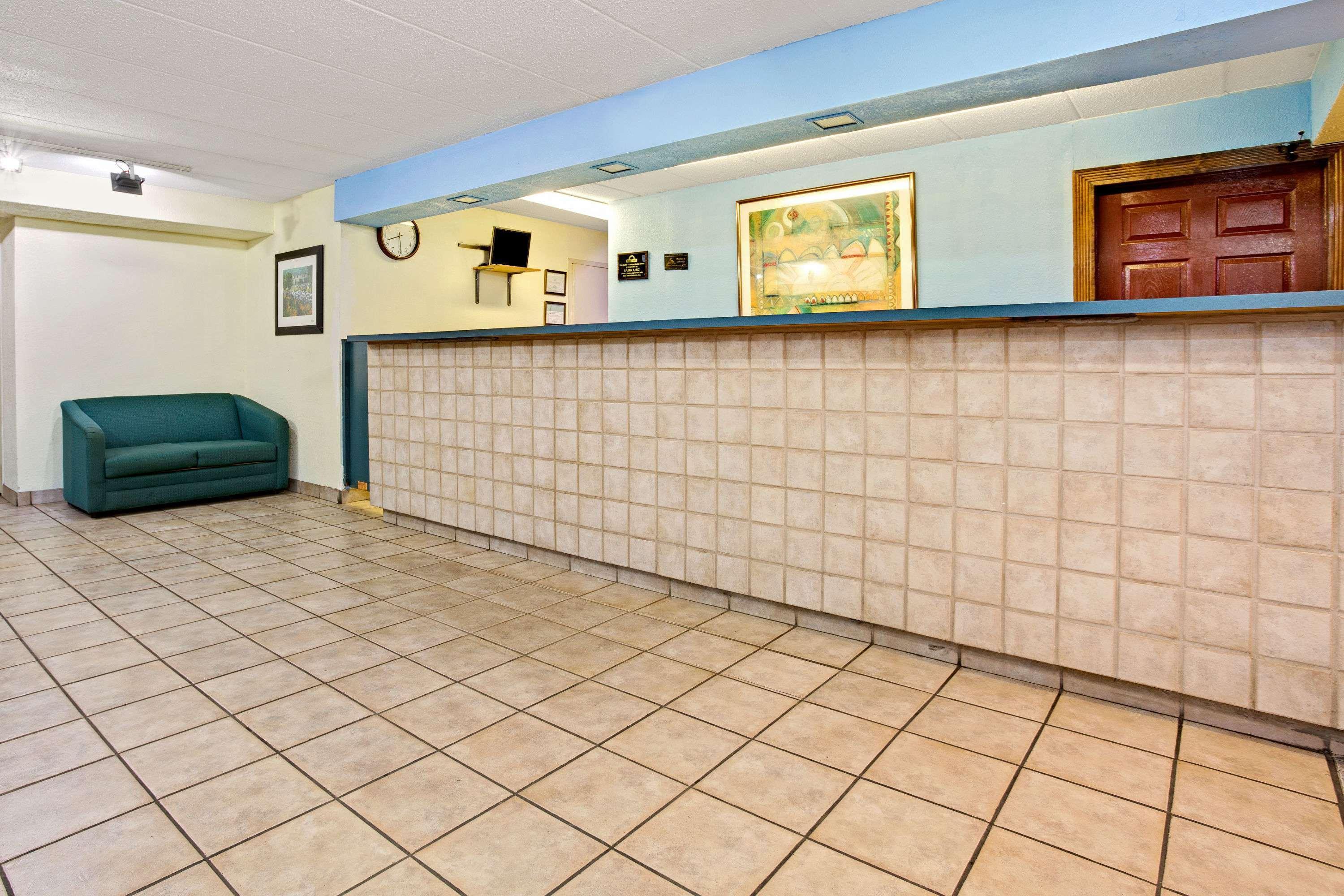 Days Inn By Wyndham Sharonville Bagian luar foto