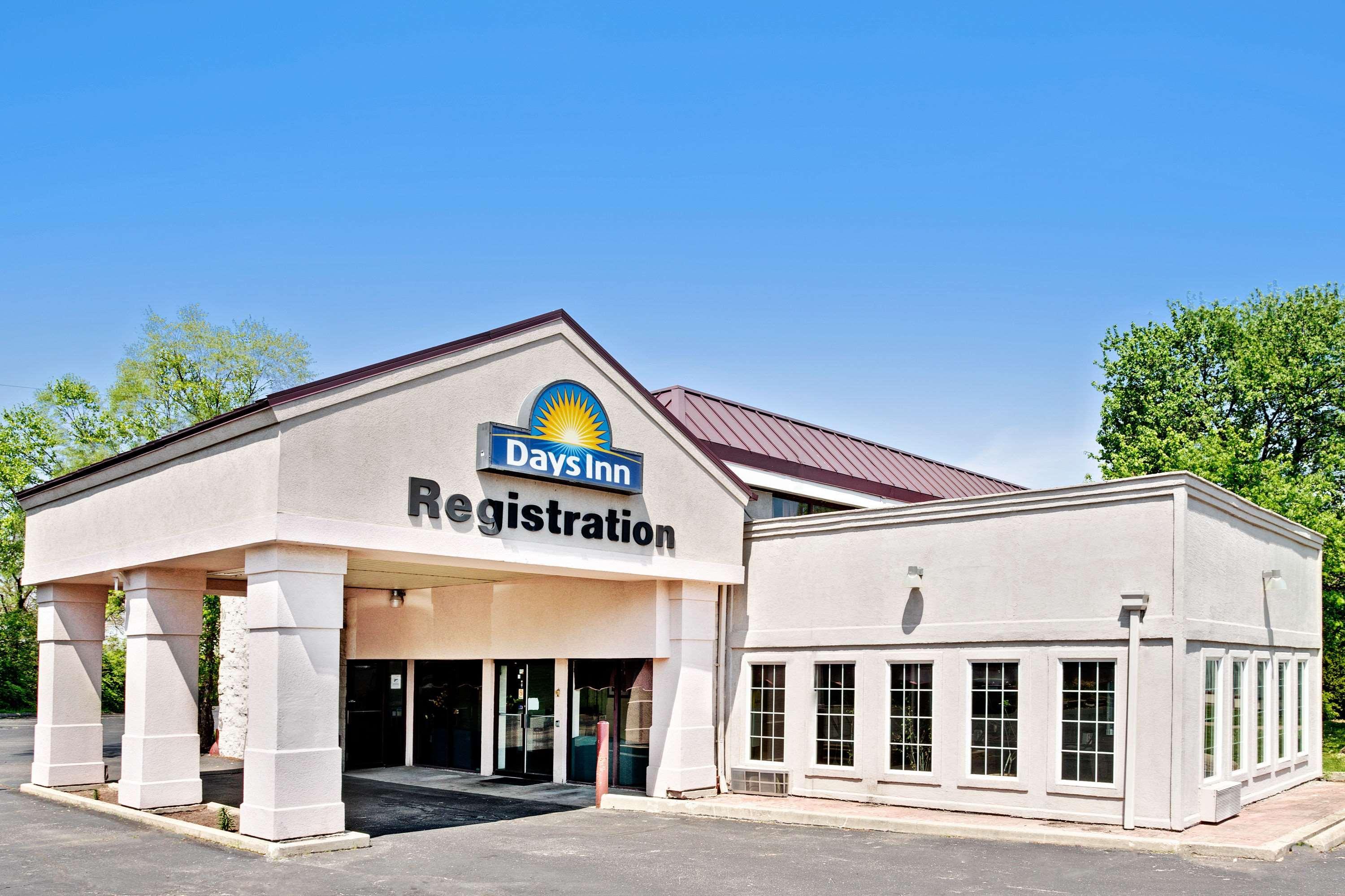 Days Inn By Wyndham Sharonville Bagian luar foto
