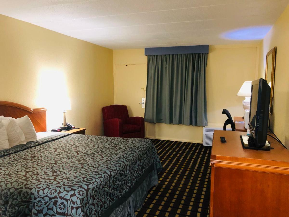 Days Inn By Wyndham Sharonville Bagian luar foto