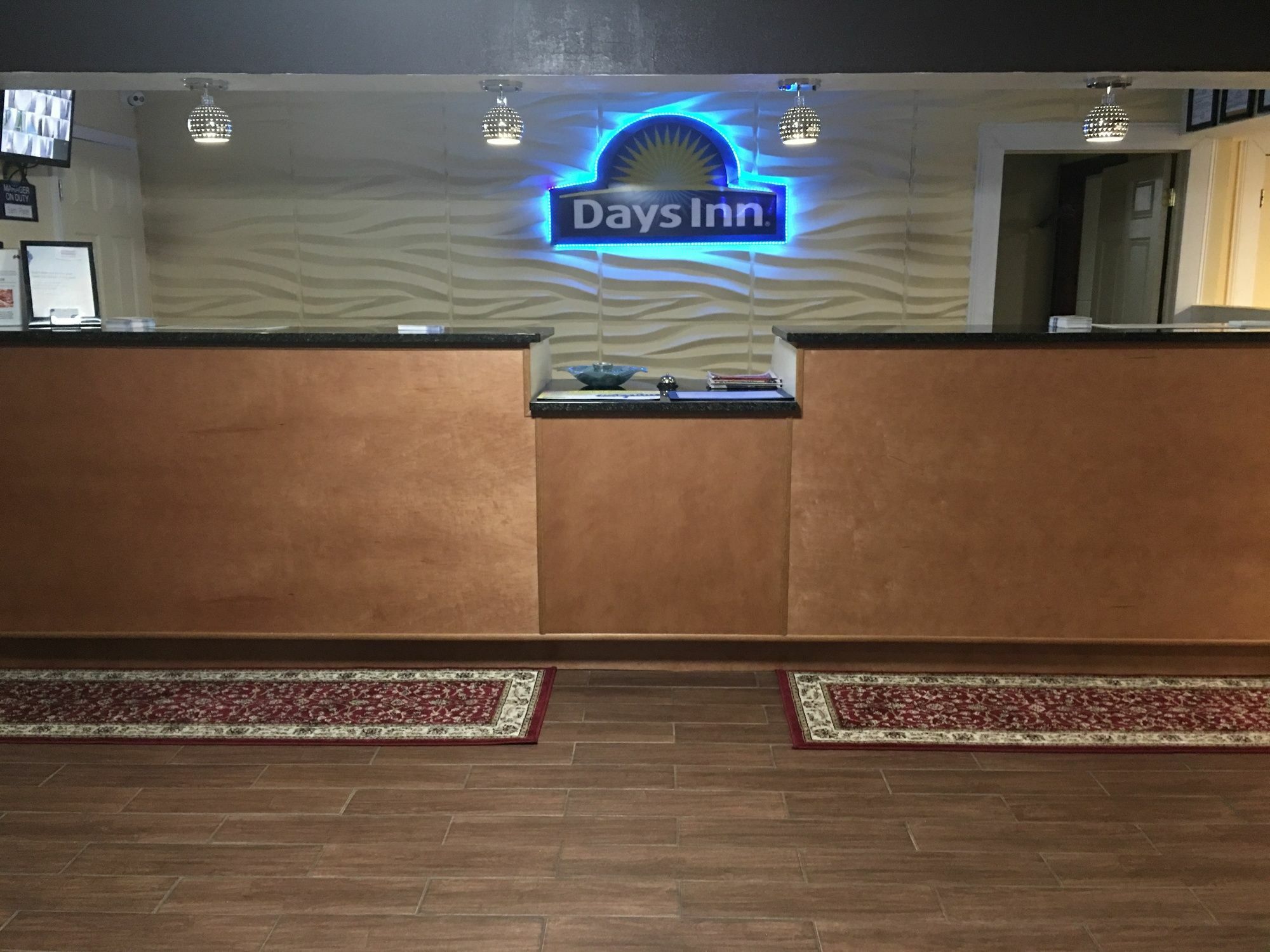 Days Inn By Wyndham Sharonville Bagian luar foto