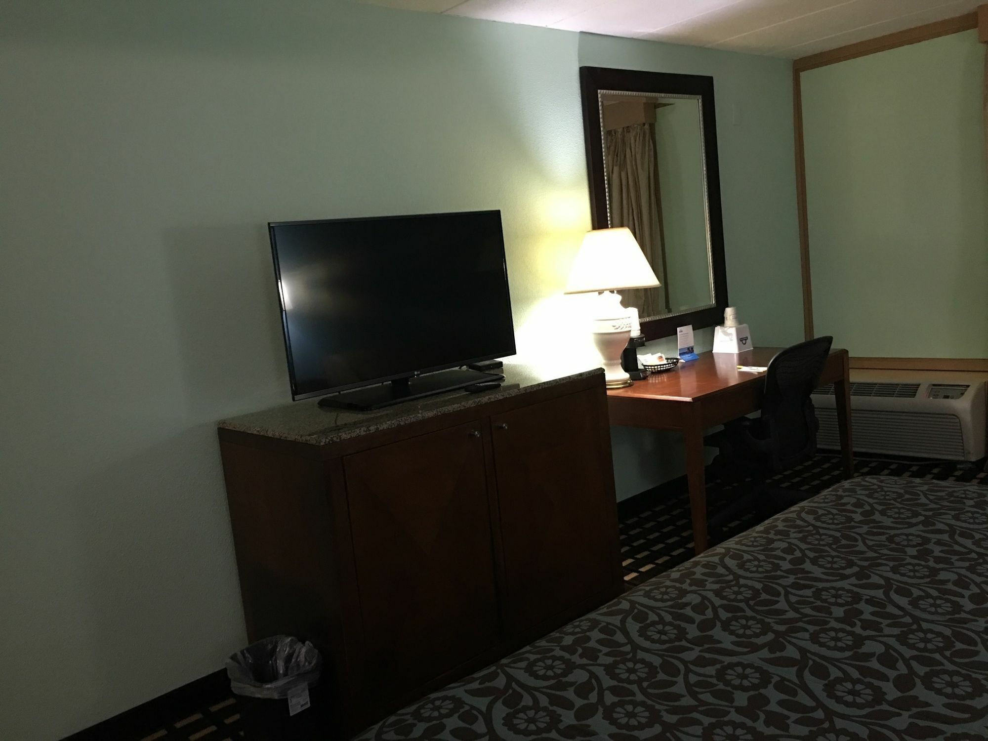 Days Inn By Wyndham Sharonville Bagian luar foto