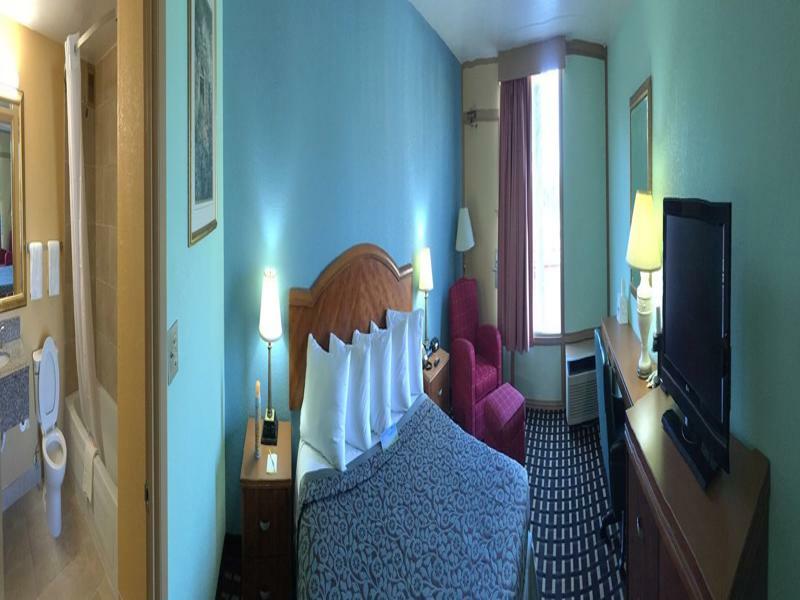 Days Inn By Wyndham Sharonville Bagian luar foto