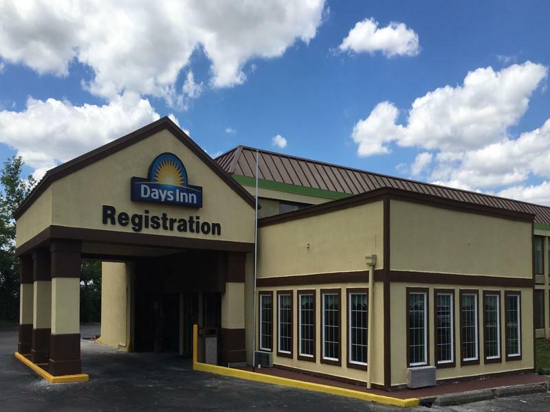 Days Inn By Wyndham Sharonville Bagian luar foto