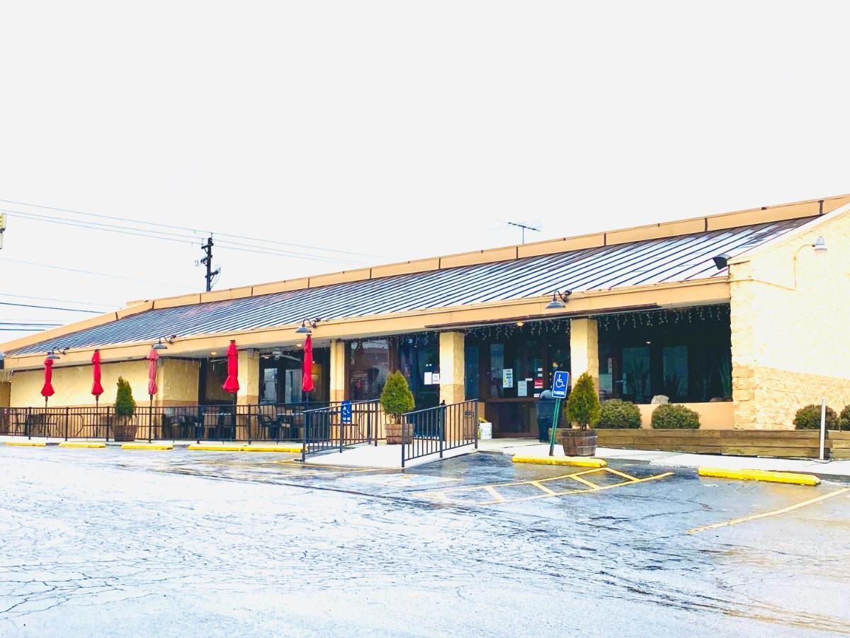 Days Inn By Wyndham Sharonville Bagian luar foto